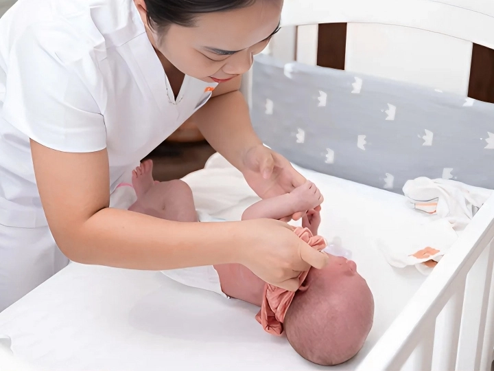 Bảo mẫu giữ trẻ tại nhà TP.HCM có kinh nghiệm chăm bé sơ sinh